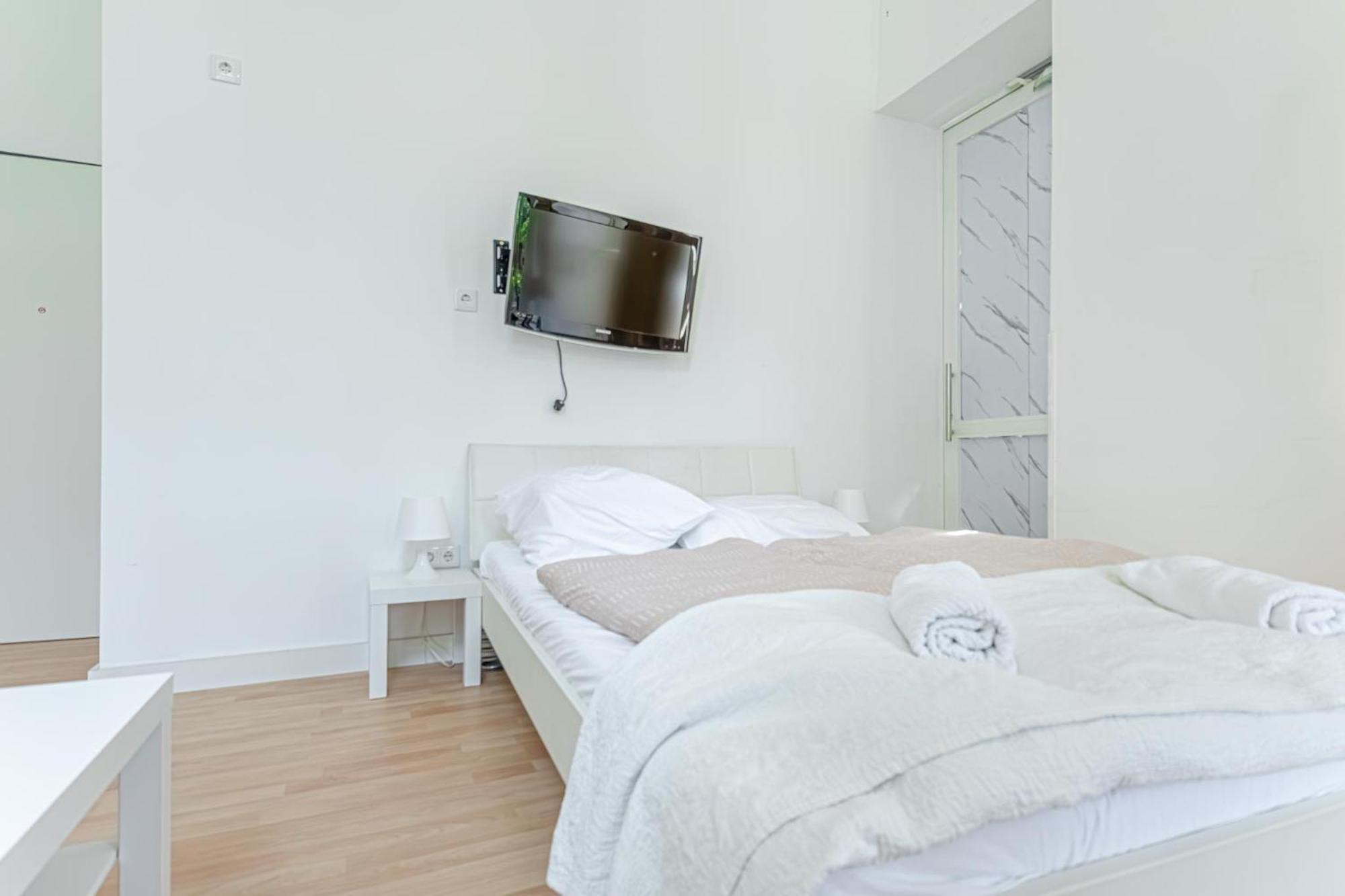 Loevly Shared 6Br With Garden Near Danube & Millenium City Wien Eksteriør bilde