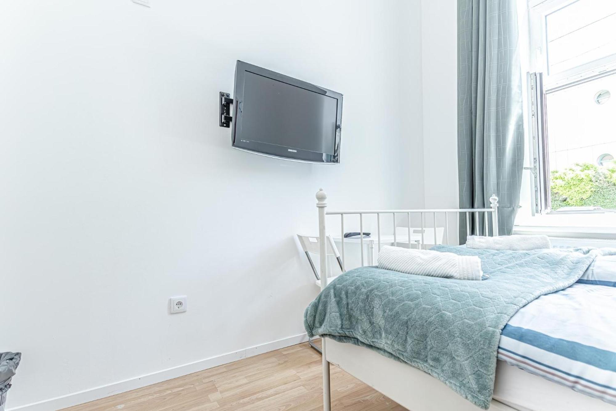 Loevly Shared 6Br With Garden Near Danube & Millenium City Wien Eksteriør bilde