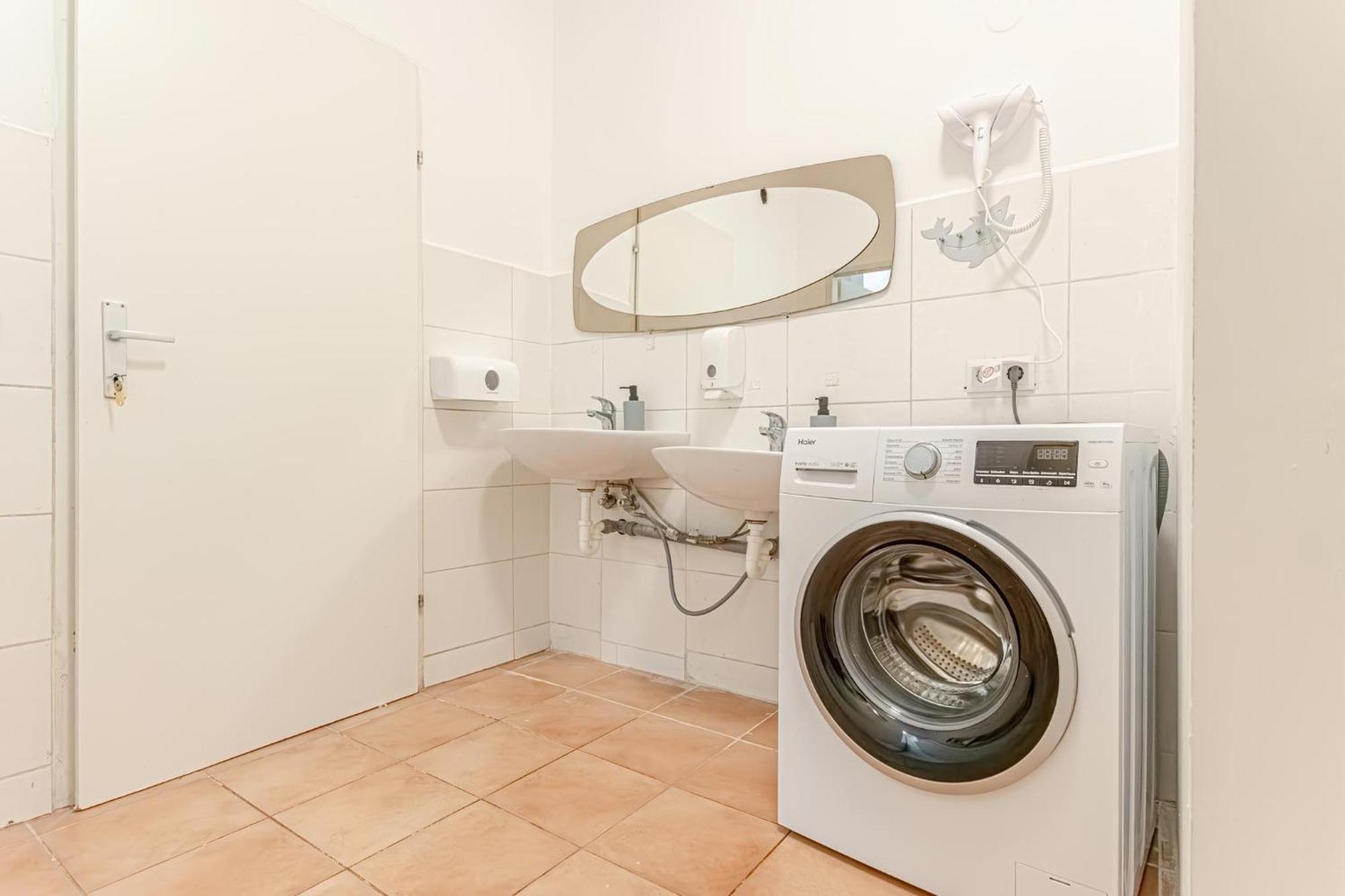 Loevly Shared 6Br With Garden Near Danube & Millenium City Wien Eksteriør bilde